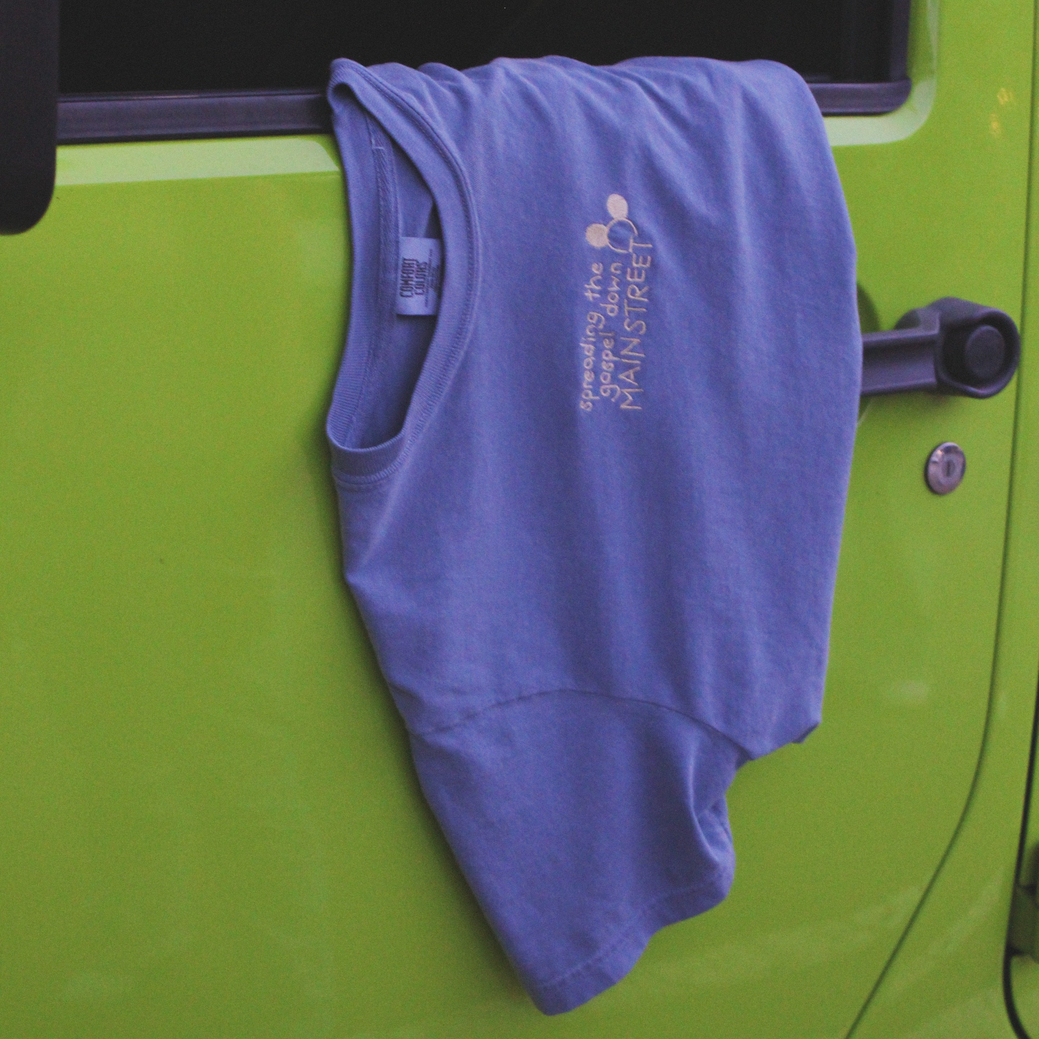 Minimal Gospel down Main | Embroidered T-Shirt